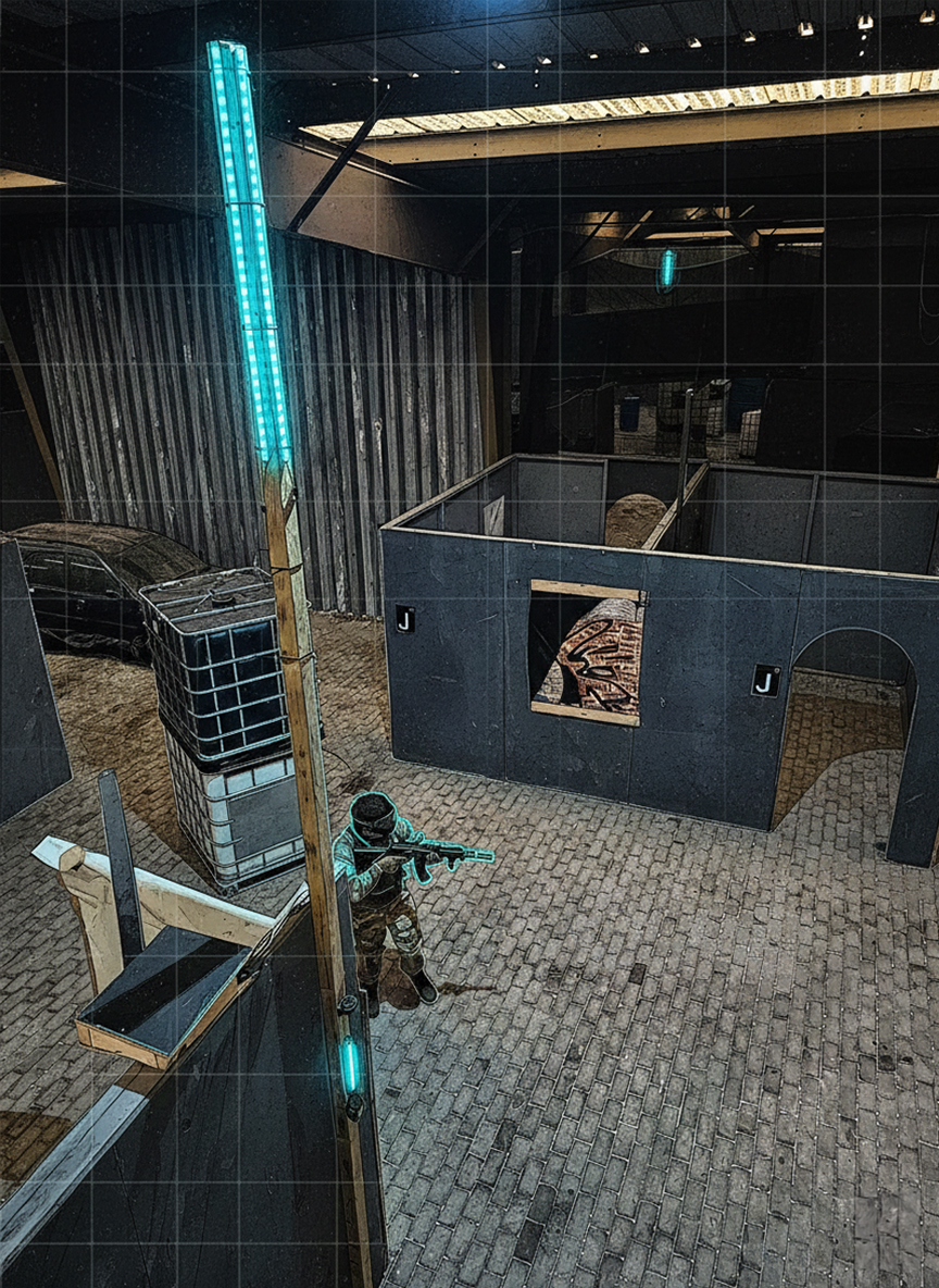 Airsoftspelers in tactische uitrusting in de Rush Battle Arena